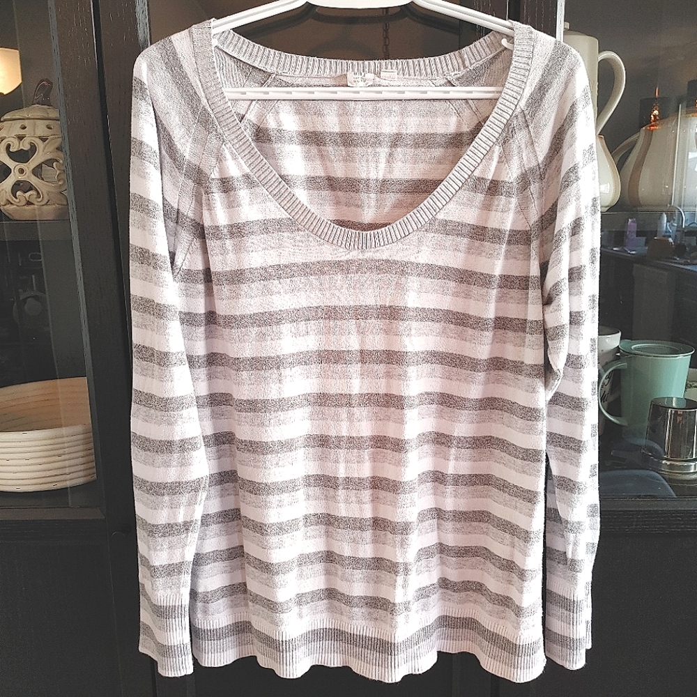 GAP Cozy Long Sleeve Scoop Neck Grey/Gray and White Striped T Shirt